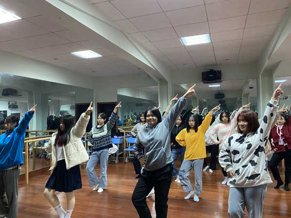 經貿系舞蹈協會開訓