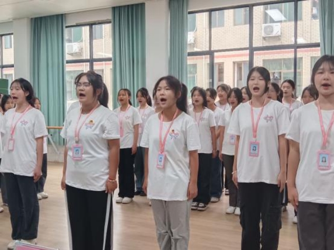 詠偉人華章  奮進新時代