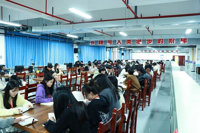 青馬培訓班開展讀書分享會