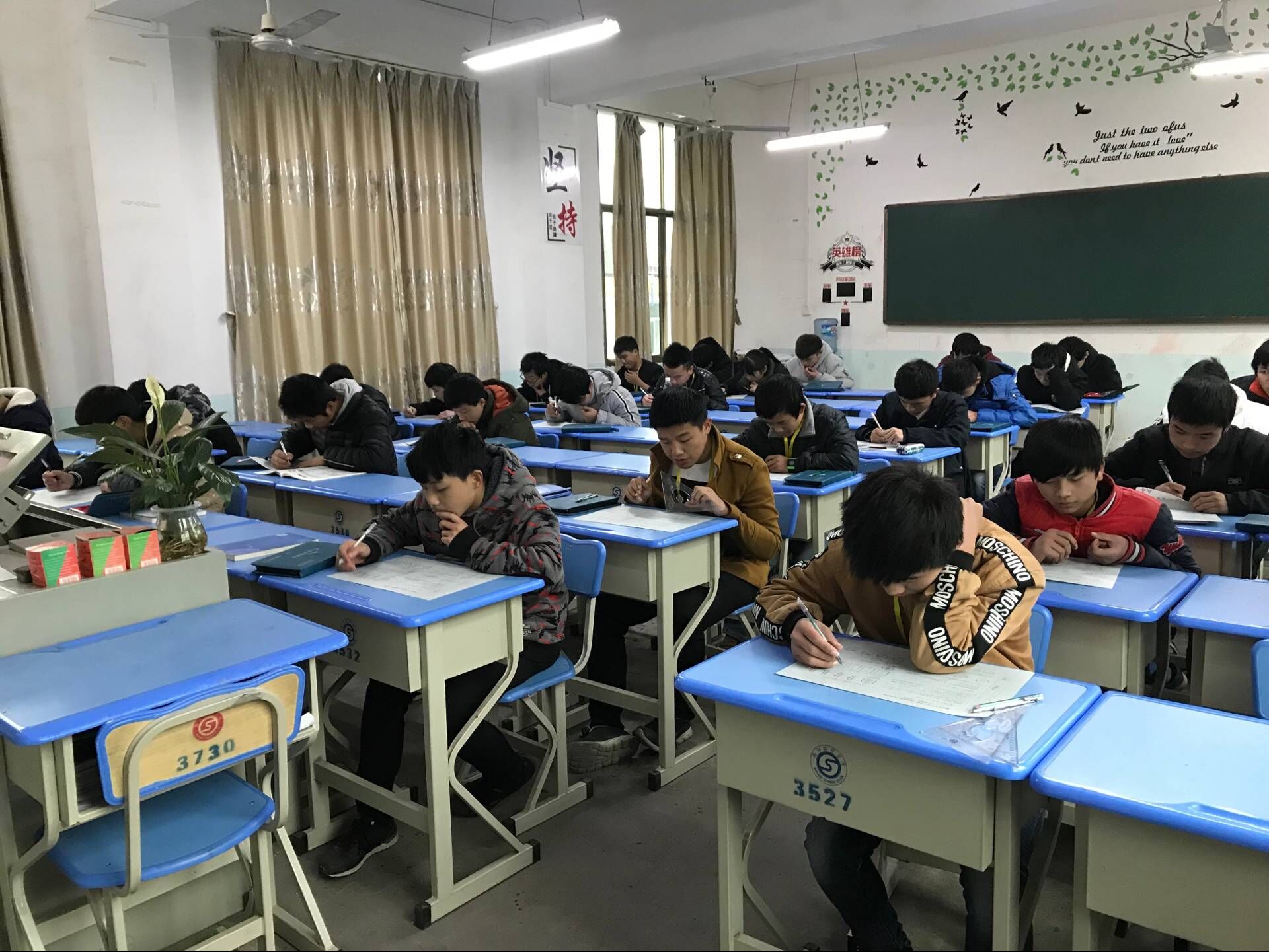 工模具設計與制造系舉行第四屆機械制圖技能競賽(圖文)