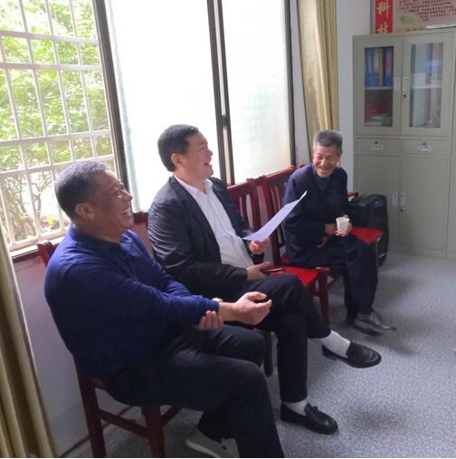 種好“責(zé)任田”，讓貧困群眾的臉上常掛笑容