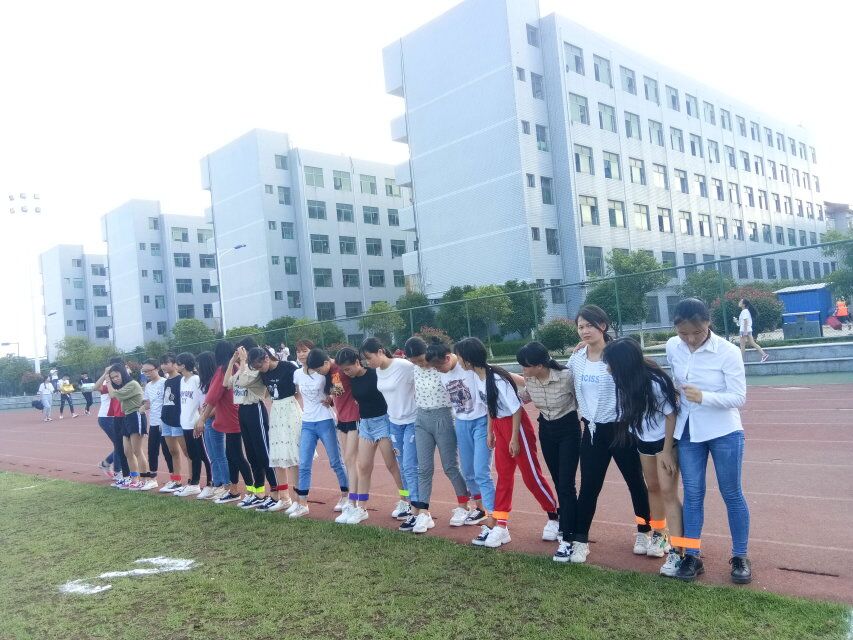 經濟貿易系舉行學生團隊意識培養競賽