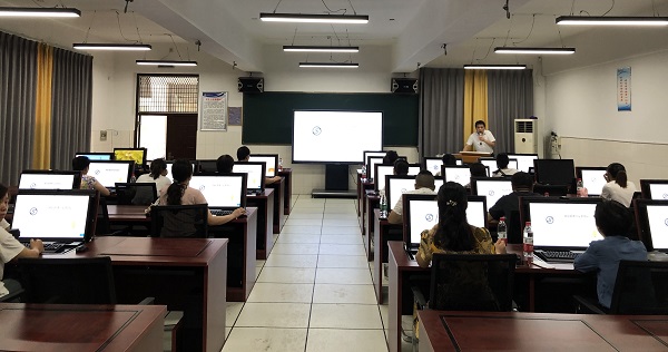 學院舉辦網站管理員業務培訓