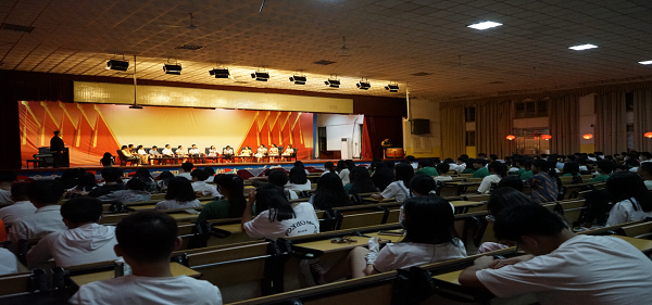 衡陽(yáng)技師學(xué)院開(kāi)展“月滿慶雙節(jié)，雅歌頌此時(shí)”主題團(tuán)日活動(dòng)