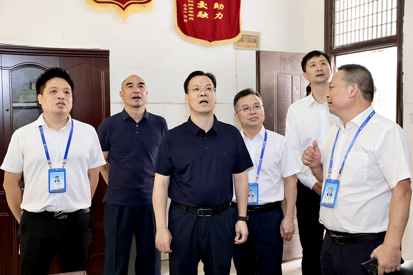 省民宗委黨組副書記、副主任胡建新一行來(lái)學(xué)院調(diào)研指導(dǎo)民族團(tuán)結(jié)進(jìn)步示范點(diǎn)創(chuàng)建工作 