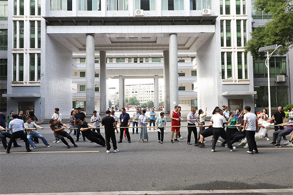 2025年學院職工拔河比賽圓滿結束