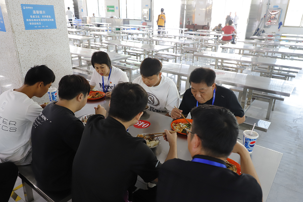 機(jī)關(guān)第一黨支部開(kāi)展“美好‘食’光、有愛(ài)‘餐’與”主題黨日活動(dòng)