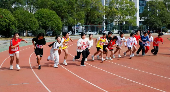 技能健兒勇爭先 各族同心向未來——寫在學院第十七屆田徑運動會之際