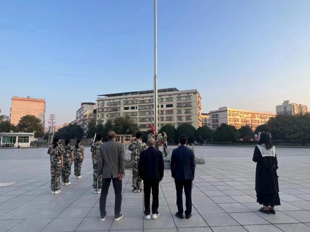 信息工程學(xué)院、鄉(xiāng)村振興學(xué)院開展“國旗下的講話”活動